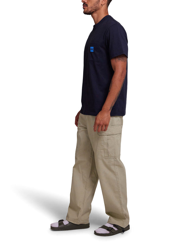 TAKE OFF POCKET TEE - BLACK