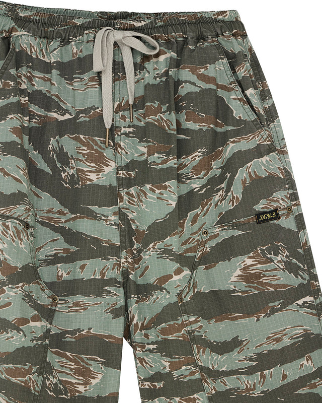 UNFORSEEN SHORT - GROUND COVER GREEN