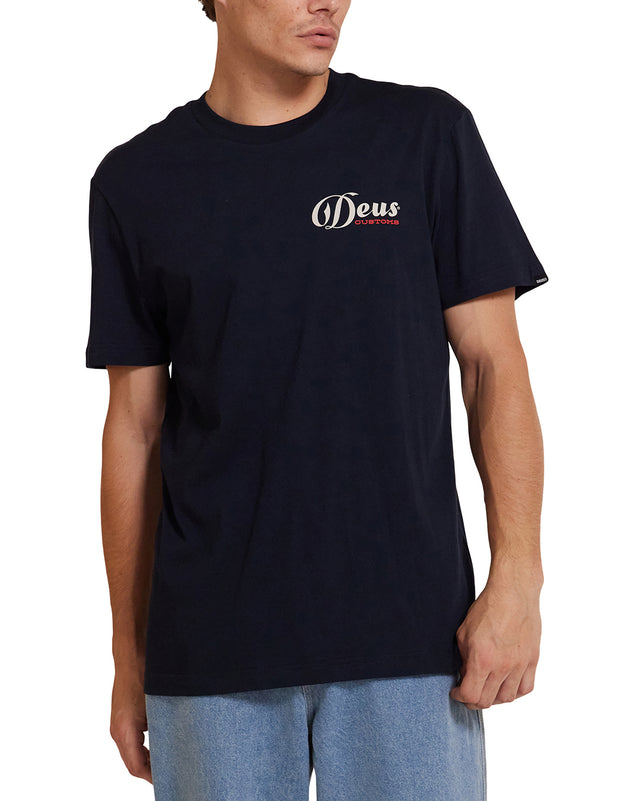 TIME TAKER TEE - NAVY